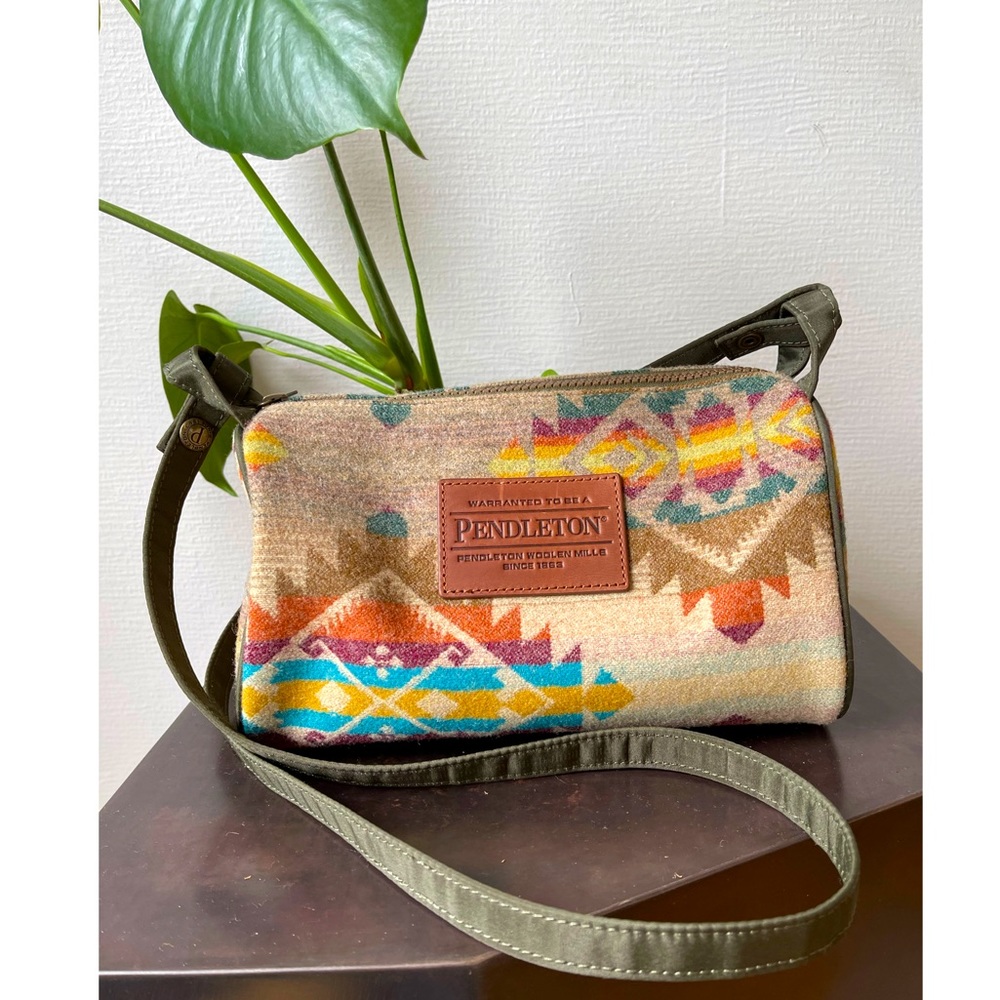 Pendleton Wool Jacquard Travel Kit Bag
